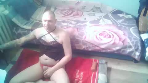 Tomek online show from May 2, 2026, 2:22 pm