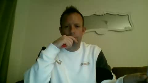 tomhubz online show from November 16, 2025, 1:33 am