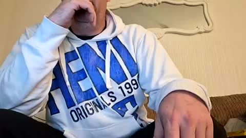 Snapshot of tomhubz chatting on June 12, 2026, 1:48 am tomhubz online show from June 12, 2026, 1:48 am