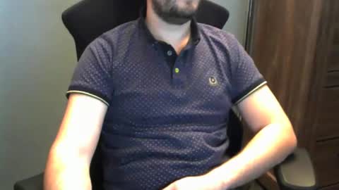 tomin3m online show from November 18, 2025, 7:07 pm