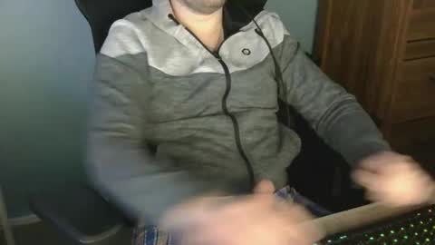 tomin3m online show from March 25, 2026, 5:08 pm