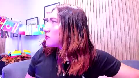 Snapshot of tomlondon_ chatting on July 2, 2026, 12:00 pm online show from July 2, 2026, 12:00 pm