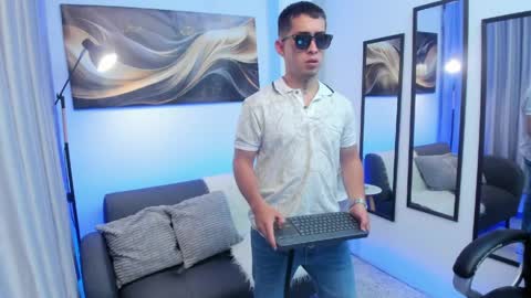 Tomas online show from April 11, 2026, 4:17 am