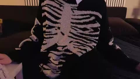 Tommie online show from November 11, 2025, 12:05 pm