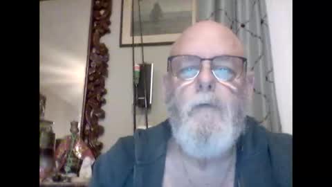 Tommie online show from December 17, 2025, 11:49 am