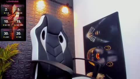 Tom Mike online show from November 29, 2025, 6:33 pm