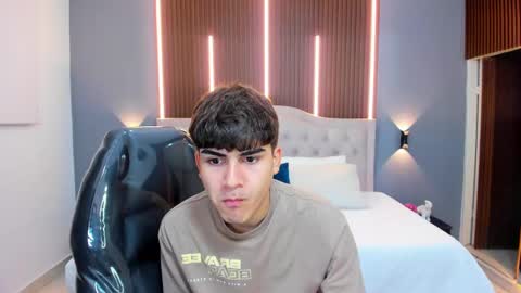 Tommy  online show from October 17, 2025, 3:53 am