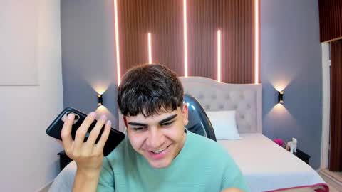 Tommy  online show from October 30, 2025, 3:52 am