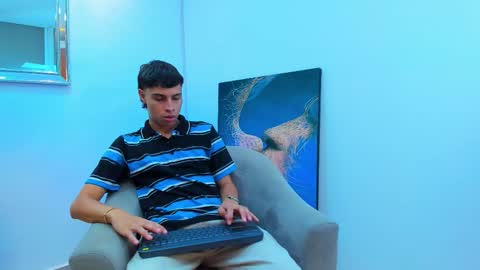 Tommy  Scott online show from November 10, 2025, 12:59 pm