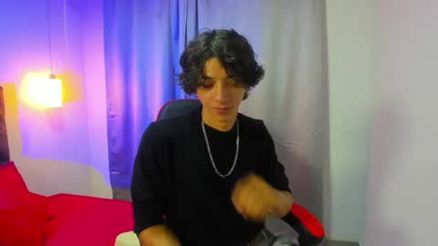 Snapshot of tommy_belline chatting on October 8, 2025, 7:44 pm TOMMY BELLINE online show from October 8, 2025, 7:44 pm