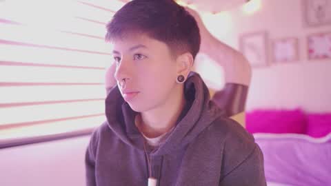 Blue  online show from March 3, 2026, 12:33 pm