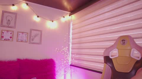 Blue  online show from April 11, 2026, 12:09 pm