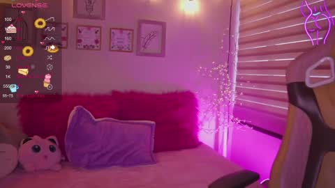 Blue  online show from April 15, 2026, 12:56 pm