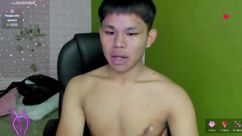 Snapshot of tommy_cherry chatting on November 25, 2025, 4:40 pm Tommy online show from November 25, 2025, 4:40 pm