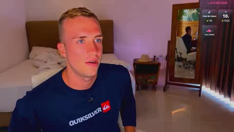 Snapshot of tommy_cumfinger chatting on November 6, 2025, 3:18 am Tommy online show from November 6, 2025, 3:18 am