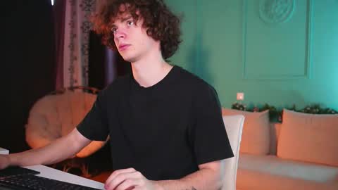 Tommy online show from December 22, 2025, 9:39 am