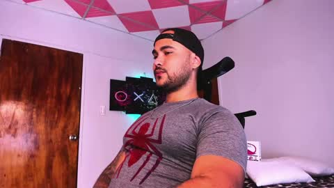 tommy_sccott online show from December 13, 2024, 5:27 am