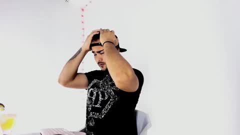 tommy_sccott online show from September 14, 2025, 10:42 pm