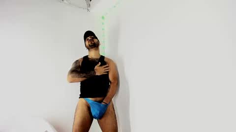 tommy_sccott online show from September 19, 2025, 10:43 pm