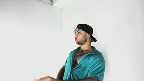 tommy_sccott online show from October 13, 2025, 10:43 pm