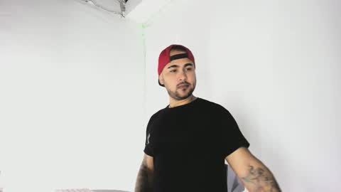 tommy_sccott online show from October 14, 2025, 11:38 pm