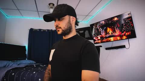 tommy_sccott online show from December 15, 2025, 10:58 pm