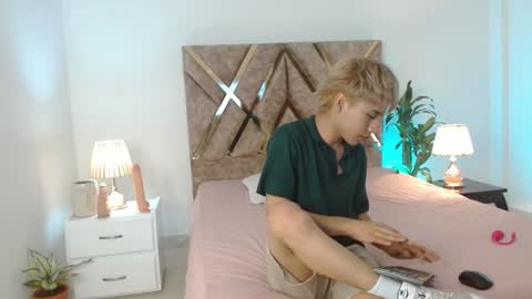 Tommy Foxboy online show from December 4, 2024, 12:25 pm