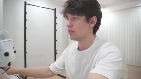 Snapshot of tommyjoyer chatting on November 15, 2025, 7:49 am Tommy Joyer online show from November 15, 2025, 7:49 am