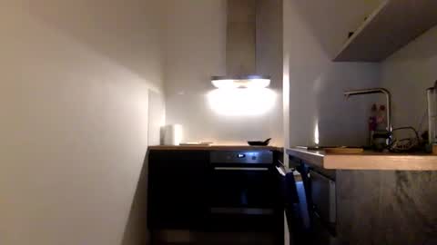 Thomas Fit online show from March 4, 2025, 9:54 pm