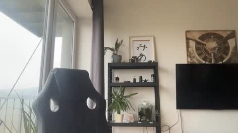 Thomas Fit online show from November 12, 2025, 9:10 am