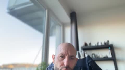 Thomas Fit online show from April 7, 2026, 5:30 am