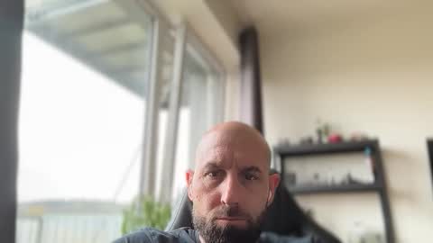 Thomas Fit online show from April 14, 2026, 12:00 pm