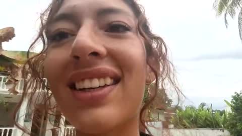 leyla  online show from January 3, 2025, 11:57 am