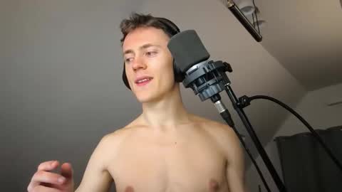 tomtimon11 online show from November 2, 2025, 4:20 pm