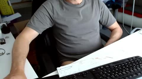 Tom online show from April 25, 2026, 9:45 am