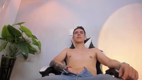 Snapshot of tonny_collins chatting on November 21, 2025, 9:02 pm tonny_collins online show from November 21, 2025, 9:02 pm