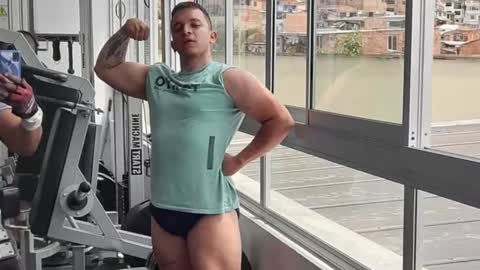 Snapshot of tonny_landri chatting on January 29, 2025, 5:51 am Tonny Landri online show from January 29, 2025, 5:51 am