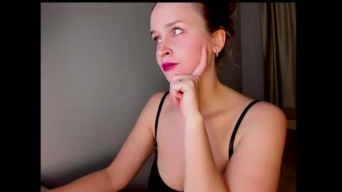 Snapshot of tony_and_alice chatting on February 12, 2025, 9:33 pm Tony and Alice online show from February 12, 2025, 9:33 pm