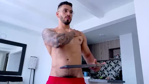 Snapshot of tony_muscle1 chatting on October 17, 2025, 7:16 pm tony muscle1 online show from October 17, 2025, 7:16 pm