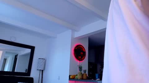 Snapshot of tony_muscle1 chatting on October 25, 2025, 9:53 pm tony muscle1 online show from October 25, 2025, 9:53 pm