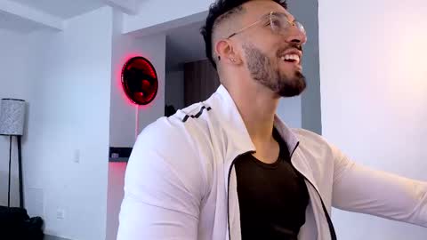 Snapshot of tony_muscle1 chatting on October 29, 2025, 7:59 pm tony muscle1 online show from October 29, 2025, 7:59 pm