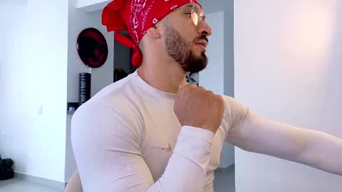 Snapshot of tony_muscle1 chatting on November 1, 2025, 9:39 pm tony muscle1 online show from November 1, 2025, 9:39 pm