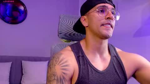 Snapshot of tony_muscle1 chatting on June 16, 2026, 6:54 pm tony muscle1 online show from June 16, 2026, 6:54 pm