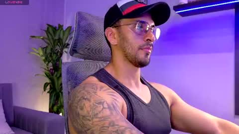 Snapshot of tony_muscle1 chatting on June 29, 2026, 7:14 pm tony muscle1 online show from June 29, 2026, 7:14 pm
