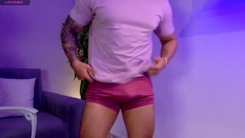 Snapshot of tony_muscle1 chatting on July 2, 2026, 8:04 pm tony muscle1 online show from July 2, 2026, 8:04 pm