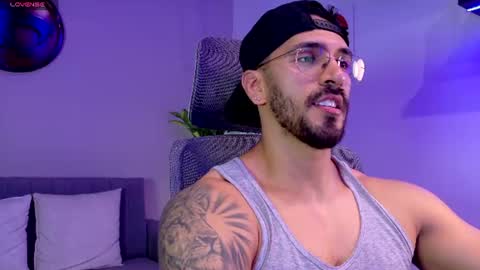 Snapshot of tony_muscle1 chatting on July 16, 2026, 5:30 pm tony muscle1 online show from July 16, 2026, 5:30 pm