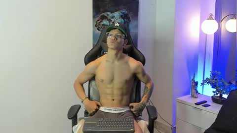 tony_petrov online show from October 24, 2025, 4:53 am