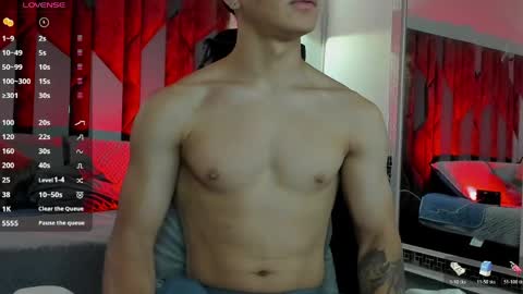 tony_petrov online show from May 25, 2026, 9:59 am