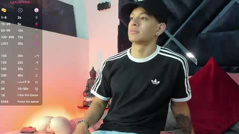 Snapshot of tony_petrov chatting on June 11, 2026, 6:33 am tony_petrov online show from June 11, 2026, 6:33 am
