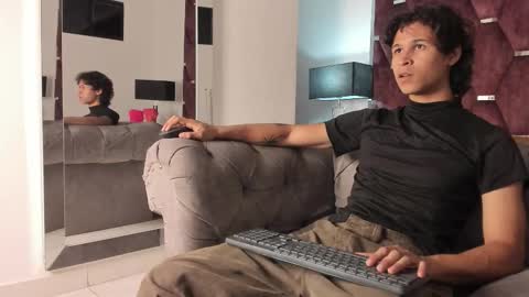 Snapshot of tonybenedetti chatting on January 5, 2026, 8:01 pm Tony Benedetti online show from January 5, 2026, 8:01 pm